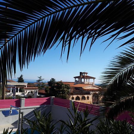 Helles Doppelzimmer Mit Bad, Terrasse Und Pool, Seperater Eingang, Liznjan, Istrien Exteriör bild