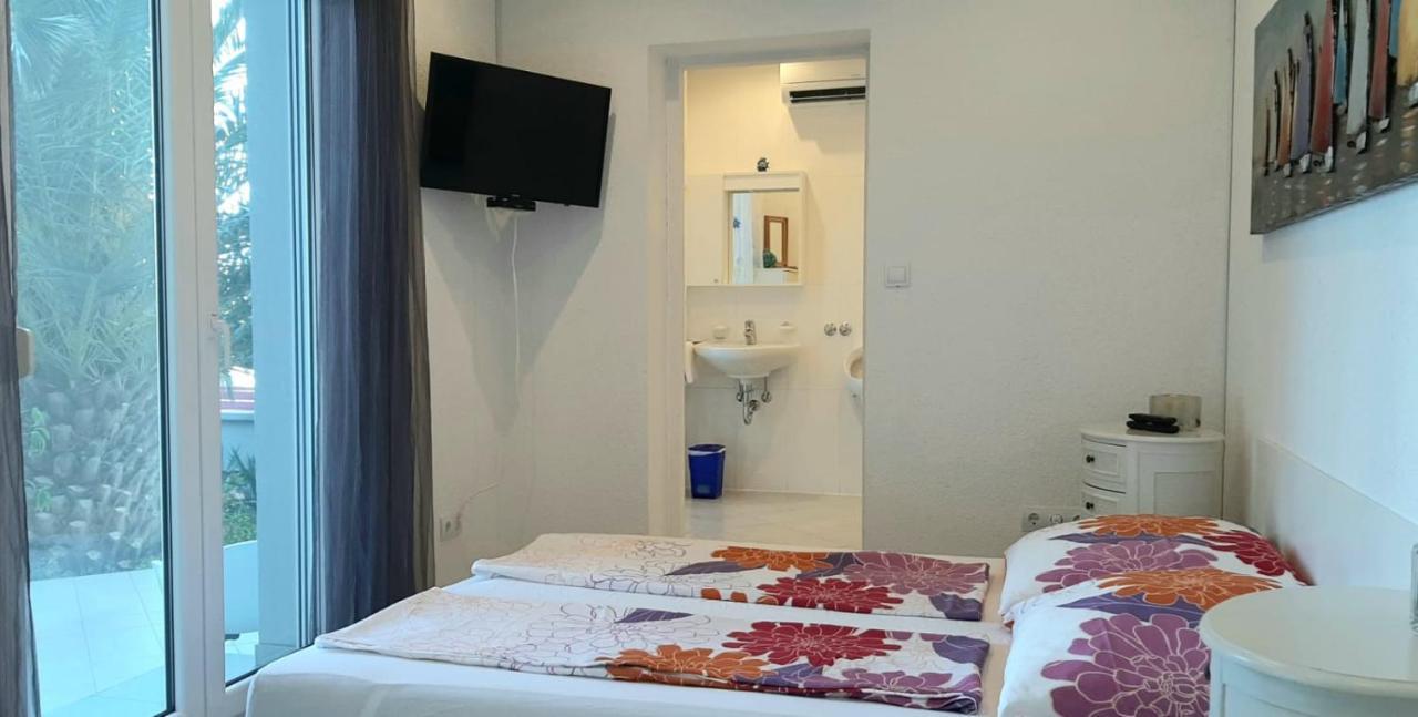 Helles Doppelzimmer Mit Bad, Terrasse Und Pool, Seperater Eingang, Liznjan, Istrien Exteriör bild